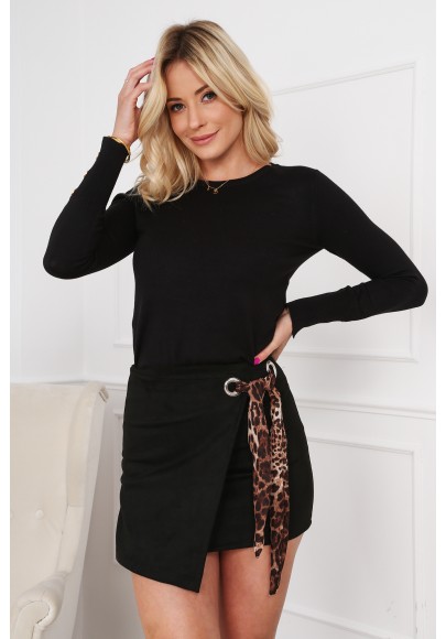 Semišová mini sukňa s nápaditým opaskom, čierna