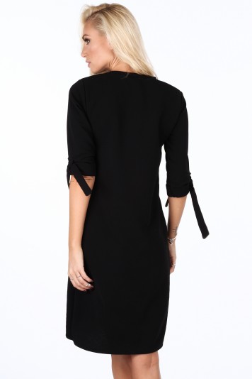 Čierne elegantne dámske šaty s mašľami na rukávoch