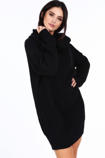 Čierny dámsky sveter s veľkým golierom