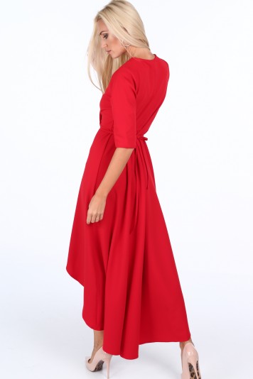 Červené elegantné dámske šaty s výstrihom v tvare písmena V